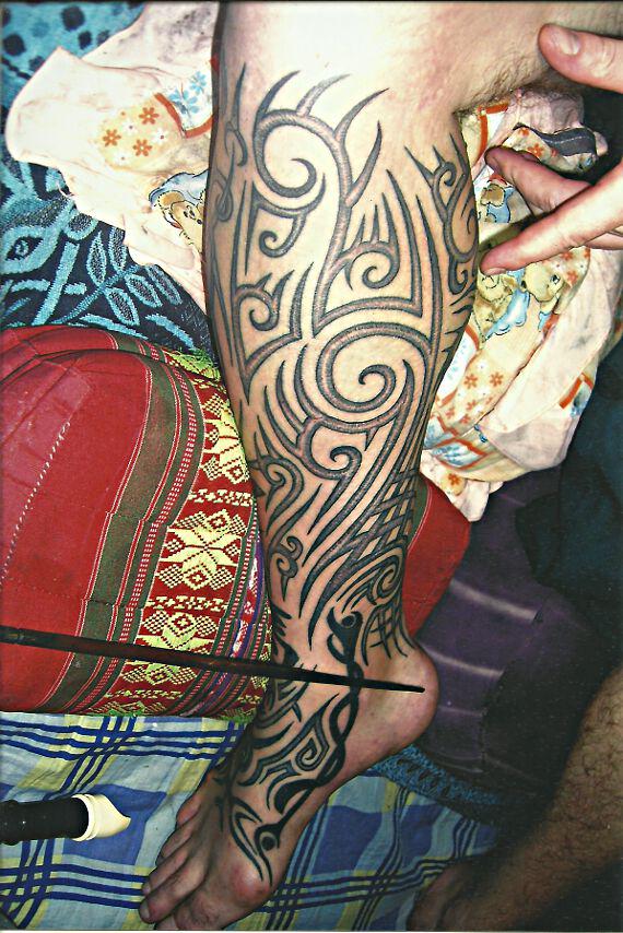 Full Leg Tribal Design